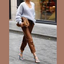 TENDÊNCIAS DE MODA E ESTILO | A cor do ano já chegou conquistando! Inspirada no aconchego do café e do chocolate, Mocha Mousse (17-1230) traz elegância sutil e um toque... | Instagram