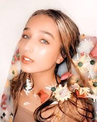 Jasmine Estep's Instagram, Twitter & Facebook