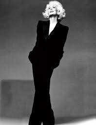 85 anni e non sentirli, calcando le passerelle più famose del mondo! Carmen Dell Orefice That S Not My Age