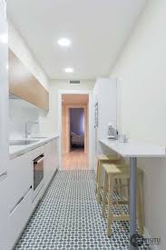 Pensando en reformar tu cocina? Cocina Alargada Estrecha Buscar Con Google Cocina Alargada Decoracion De Cocina Decoracion De Cocina Moderna