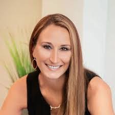 Janice Poma's Instagram, Twitter & Facebook