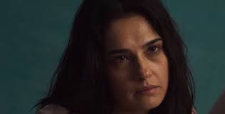 Ünlü oyuncu funda eryiğit, bundan tam 10 sene önce sıcacık bir mahalle dizisi olan canım ailem'deki seyhan karakteriyle hayatımıza girdi. The Sympathetic Pose Of Funda Eryigit The Ethos