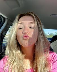 Sophia Warren's Instagram, Twitter & Facebook