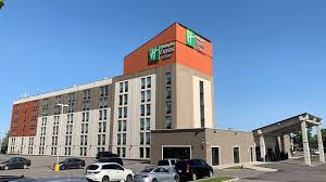 Free park and fly up to 7 nights only. Park N Fly Review Of Holiday Inn Express Suites Toronto Airport West Mississauga Tripadvisor
