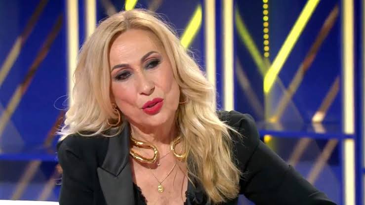 Rosa Benito reaparece en Telecinco sin cortarse y con un zasca por sus años  de ausencia