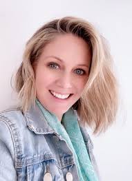 Intuitive: Knowing Her Truth eBook : Holder, Brigid, O'Meara, Aleta ,  Brangan, Barbara, Schwitallik, Carla, Preiser, Danielle, Hansen, Georgia,  Hudson, Jaycee, Lutz, Jillian, Peacock, Justine, Carey, Katie, Hahling,  Katrina, Paardekooper, Kelly, Cat,