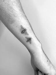 Queen Bee And Worker Bee Tattoo On The Right Forearm Queen Bee Tattoo Animal Tattoos For Women Tattoos