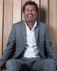 Jun 10, 2021 · darren tulett et sa femme magali falconetti dans les tribunes de roland garros, le 31 mai 2019. Paroles D Ex Omar Da Fonseca Ma Mere Etait Habillee Pour L Ete L Equipe