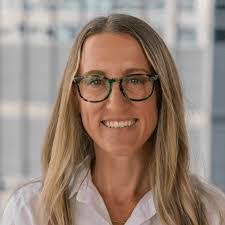 Amanda Perry's Instagram, Twitter & Facebook