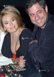 Pe lângă faptul că atât ea, cât și membrii familiei au fost confirmați cu noul tip de virus, au apărut detalii și despre problemele financiare. Andreea Esca Alexandre Eram Agerpres ActualizeazÄ Lumea