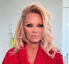 Pamela Anderson rocks her 90's makeup (2025) Makeup/picture by: @mugopus