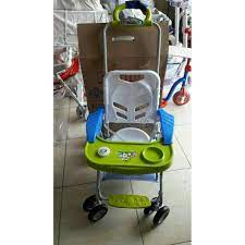 Tubuhnya kan masih terlalu kecil dan ia butuh penopang yang aman untuk bisa duduk sejajar dengan anggota keluarga yang lain di meja makan. Family Kursi Makan Bayi Chair Stroller Family Fc 8288 Elevenia