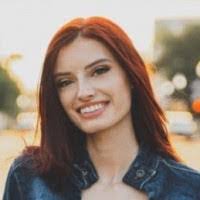 Eliana Sierra's Instagram, Twitter & Facebook