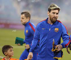 Gehalt beim fc barcelona ist enorm. Wie Viel Verdient Messi Sein Gehalt Im Detail Erklart