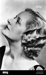 EVELYN LAYE (1900-1996) English actress about 1935 Stock Photo