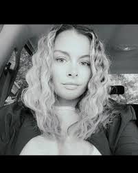 Krystle Marie's Instagram, Twitter & Facebook