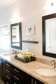 Like The Shelf Between The Mirrors Granite Bathroom Bathroom Interior Design Bathroom Mirror