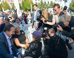 Việt nam đề nghị sớm hoàn tất bộ quy tắc ứng xử ở biển đông. Datei Stefan Lofven Med Ung Beundrare Jpg Wikipedia