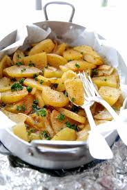 Saler et poivrer les morceaux de poisson et les plonger dans le reste de la farine. Pommes De Terre Nouvelles Roties Aux Epices Cajuns Les Chemins D Eleonore Le Blog Cuisine D Eleonora