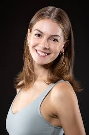 Anna Tryon's Instagram, Twitter & Facebook