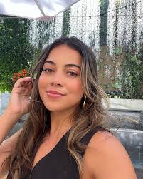 Angelique Robles's Instagram, Twitter & Facebook