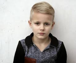 Pannurge eh bien moi,quand j avais 9 ans,mon papa laissait son gros révolver sur la table,pour voir si je saurais m en servir.incroyable,ce fait divers!!! Coupe Garcon 80 Superbes Idees De Coiffure Pour Les Jeunes Messieurs