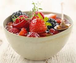 Soupe De Fruits Rouges Au Thym Citron Recette Gourmand Recette Soupe De Fruits Rouges Soupe De Fruits Desserts Aux Fruits