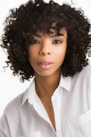 Shari Perry's Instagram, Twitter & Facebook