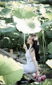 The neck decoration is round shape. Pin On Ao Yem