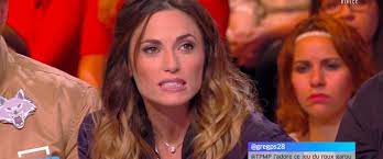 Capucine, la jeune et belle lyonnaise de 21 ans, avant de rentrer dans la maison des secrets, a visiblement fait quelques photos dénudées qui avec sa soudaine notoriété et médiatisation ne. Video Capucine Anav Devoile Son Salaire A L Epoque De Secret Story Gala