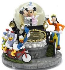 Disney Mickey And Friends Snow Globe Disney Snowglobes Snow Globes Snowglobes