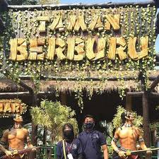He was one of the wali songo or nine saints, along with his father sunan ampel and his brother sunan bonang. 18 Wisata Bahari Lamongan Dan Sekitarnya Yang Wajib Dikunjungi Hot Liputan6 Com