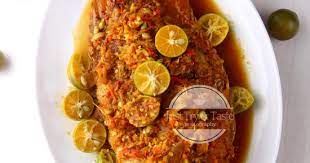 Ikan Goreng Yang Disiram Dengan Sambal Pecak Yang Terasa Pedas Asam Manis Ini Begitu Fresh Dan Menggugah Selera Di 2021 Resep Makanan Ikan Resep