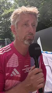 Edwin van der Sar's perfect footballer would be UNSTOPPABLE 🤩