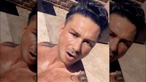 At this point, the signature spikes are probably more. Jersey Shore Star Pauly D Shows Off Gel Free Hair In Rare Snapshot