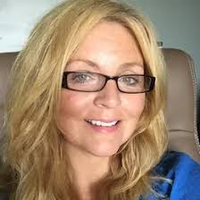 Kendra Curran's Instagram, Twitter & Facebook