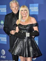 Suzanne somers and her granddaughter camelia somers are twins! Suzanne Somers 74 Twins With Her Granddaughter Camelia 25 In Denim Short Shorts Daily Mail Online