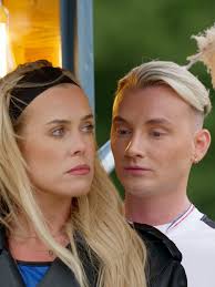 Harry confronts Joe and Junaid after their break-up