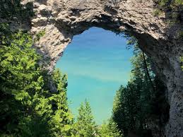 Aug 23, 2020 · rock. Man Falls To His Death At Mackinac Island S Arch Rock
