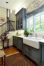 Dutch Blue Kitchen Omg My Mom S Kitchen Only Needs A Coat Of Glaze Home Home Kitchens Farmhouse Kitchen Cabinets