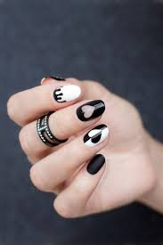 Black And White Nail Art For Short Nails Elegant Black And White Short Nails Design Ideas Exceptional Look 2020 In 2020 White Short Nails Grunge Nails Short Nail Designs