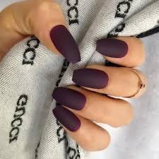 Gros Cercueil Faux Ongles Vin Mat Rouge Presse Givree Sur Ongles De Couleur Blanche Kunstliche Nagel Nagel Design Rot Falsche Nagel