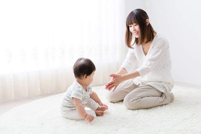 Giai đoạn bám mẹ: Khám phá tâm lý của trẻ 6-12 tháng tuổi - MarryBaby