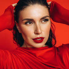 Luis Casco teaches us how to create a gorgeous day to night look