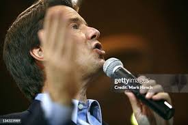 44 John And Elizabeth Edwards Address Supporters In Des Moines Iowa Photos  & High Res Pictures