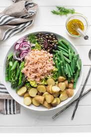 Nizza Salat Salade Nicoise Mit Raucherlachs Rezept Elle Republic Rezept Raucherlachs Rezepte Nizza Salat