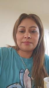 Elizabeth Daub's Instagram, Twitter & Facebook