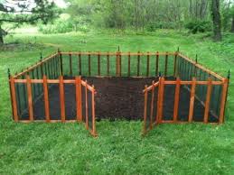 Amazon Com Terra Garden Fence Gf 4 Protect Beautify 32 Feet Of Fencing Included Wire Mesh Animal Barrier Terra Gardens Portable Garden Lawn And Garden