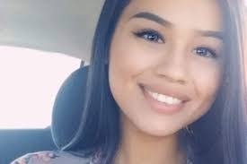 Roberta Lara's Instagram, Twitter & Facebook