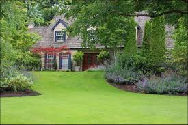 Gorgeous garden and front yard landscaping ideas that help highlight the beauty and architectural features your house. Large Front Yard Lawn Everything Backyard